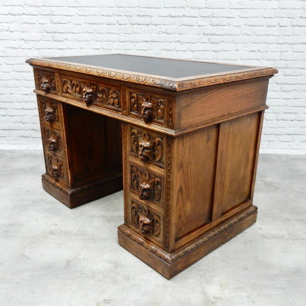 Small Green Man Oak Desk View V