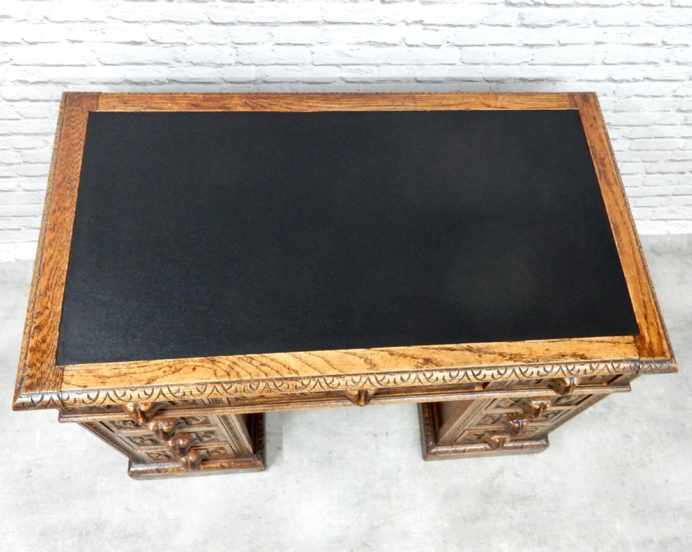 Small Green Man Oak Desk View VII