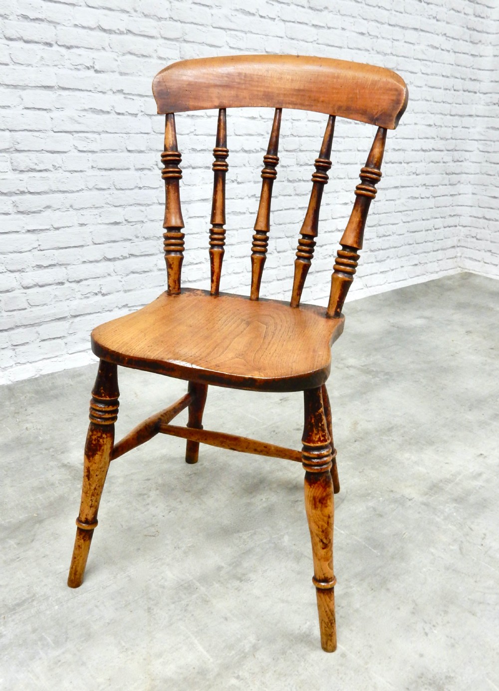 Set 4 Windsor Kitchen Chairs View VII