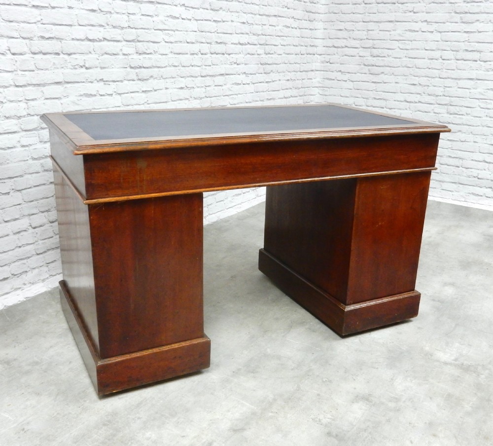 Small Pedestal Desk View VIII