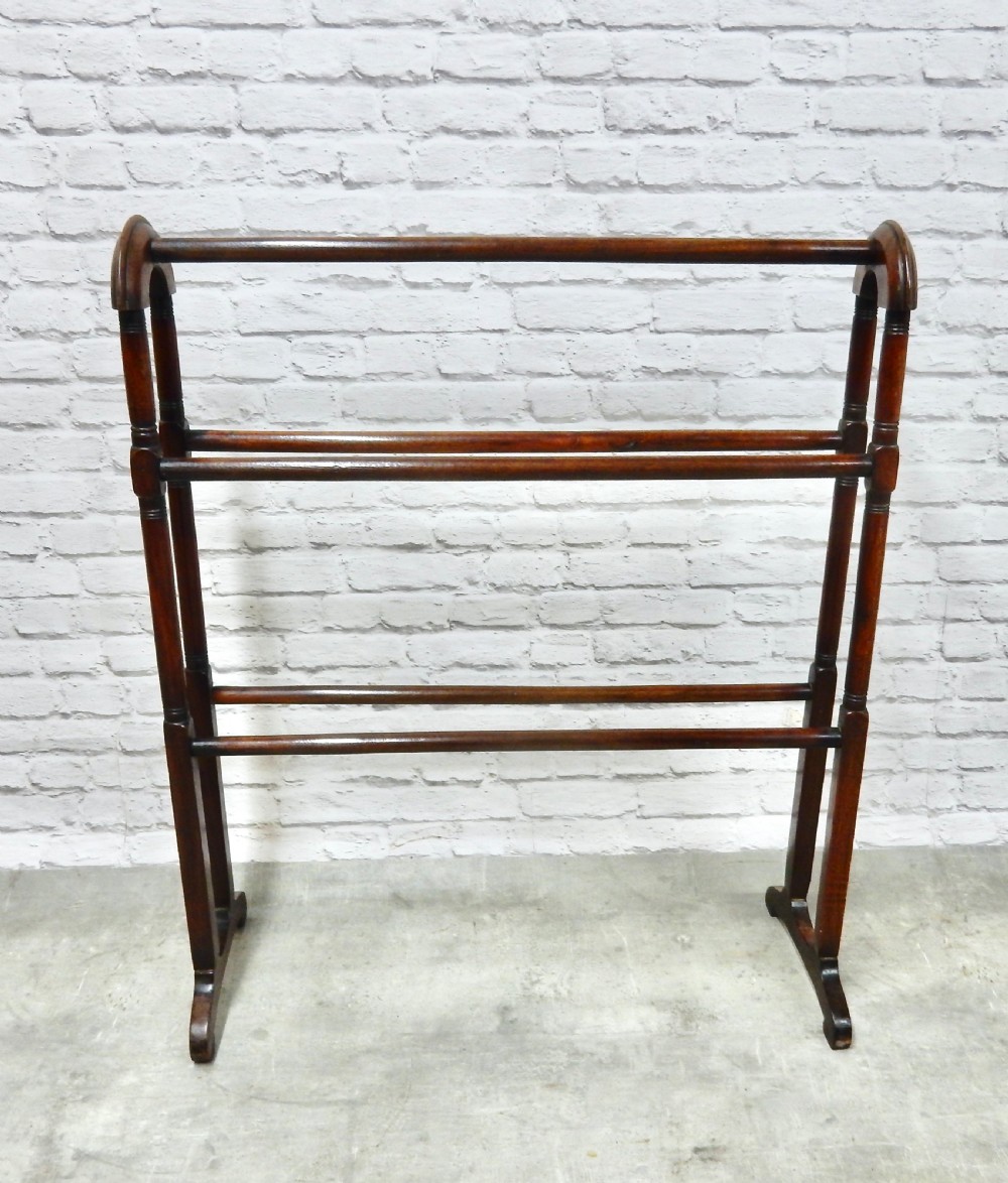 Towel Rail View IV