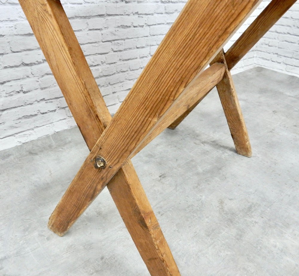 Tavern Table View VI