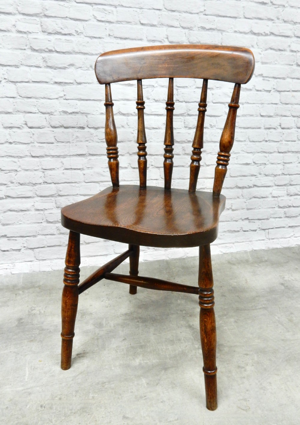 Set 4 Windsor Kitchen Chairs View V