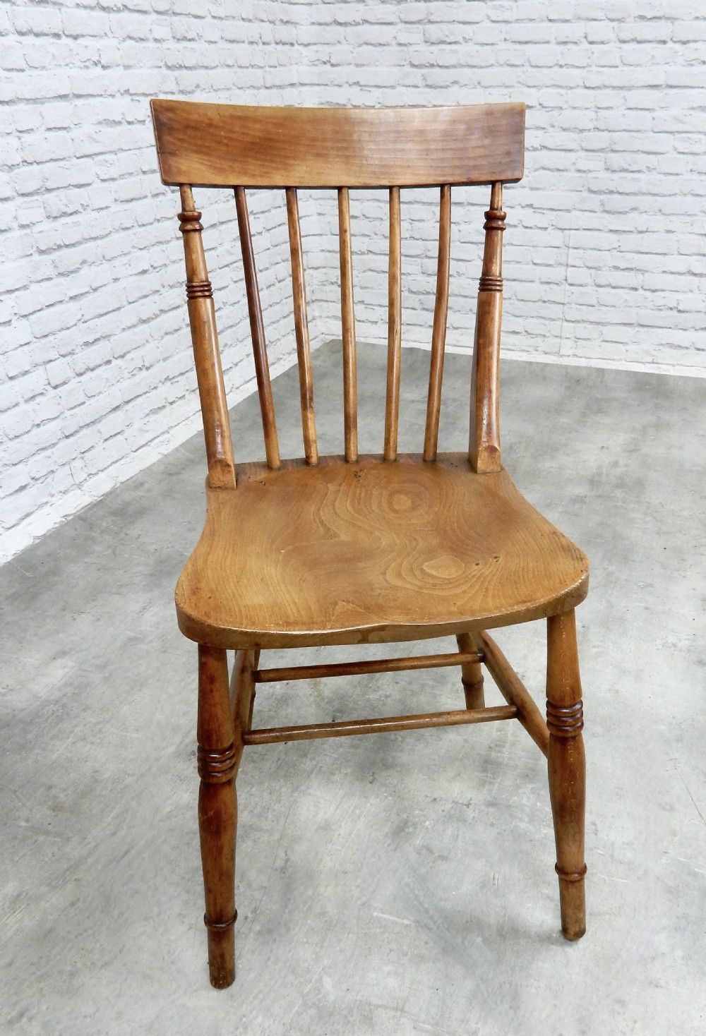 6x Windsor kitchen Chairs View VI