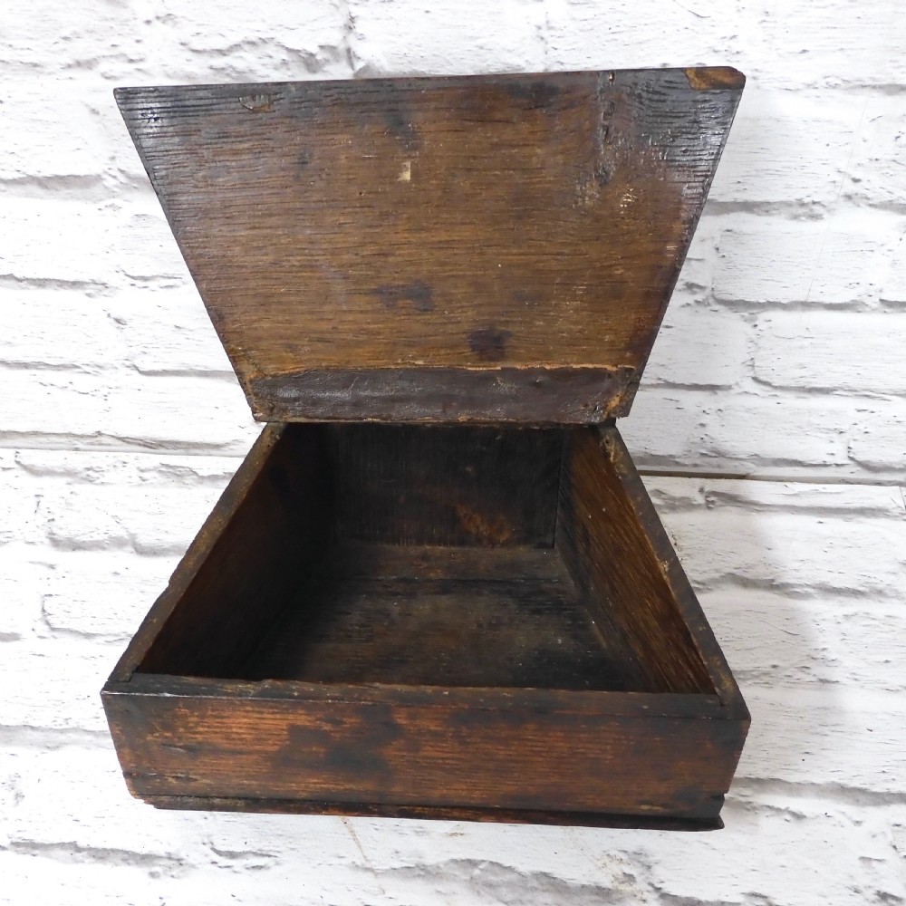 Oak Wall Box View III