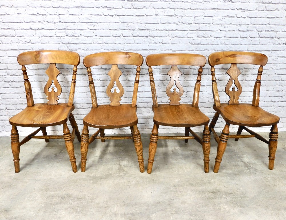 Set 4 Windsor Kitchen Chairs View II