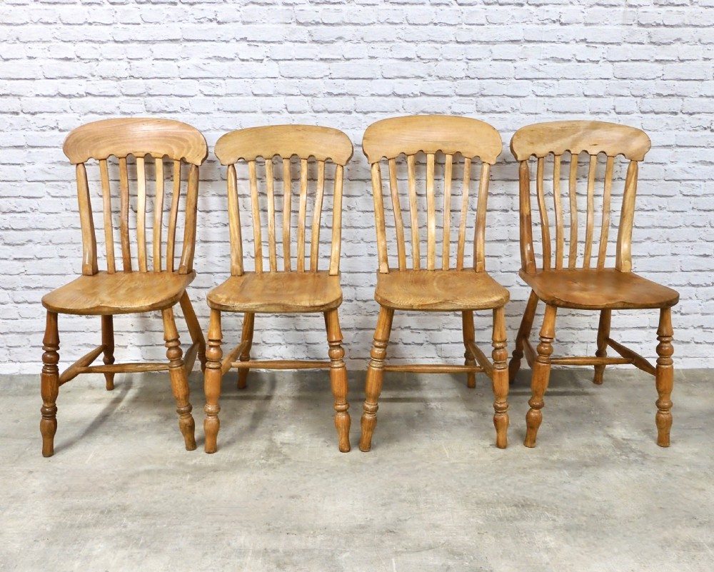 4x Windsor Kitchen Chairs View II