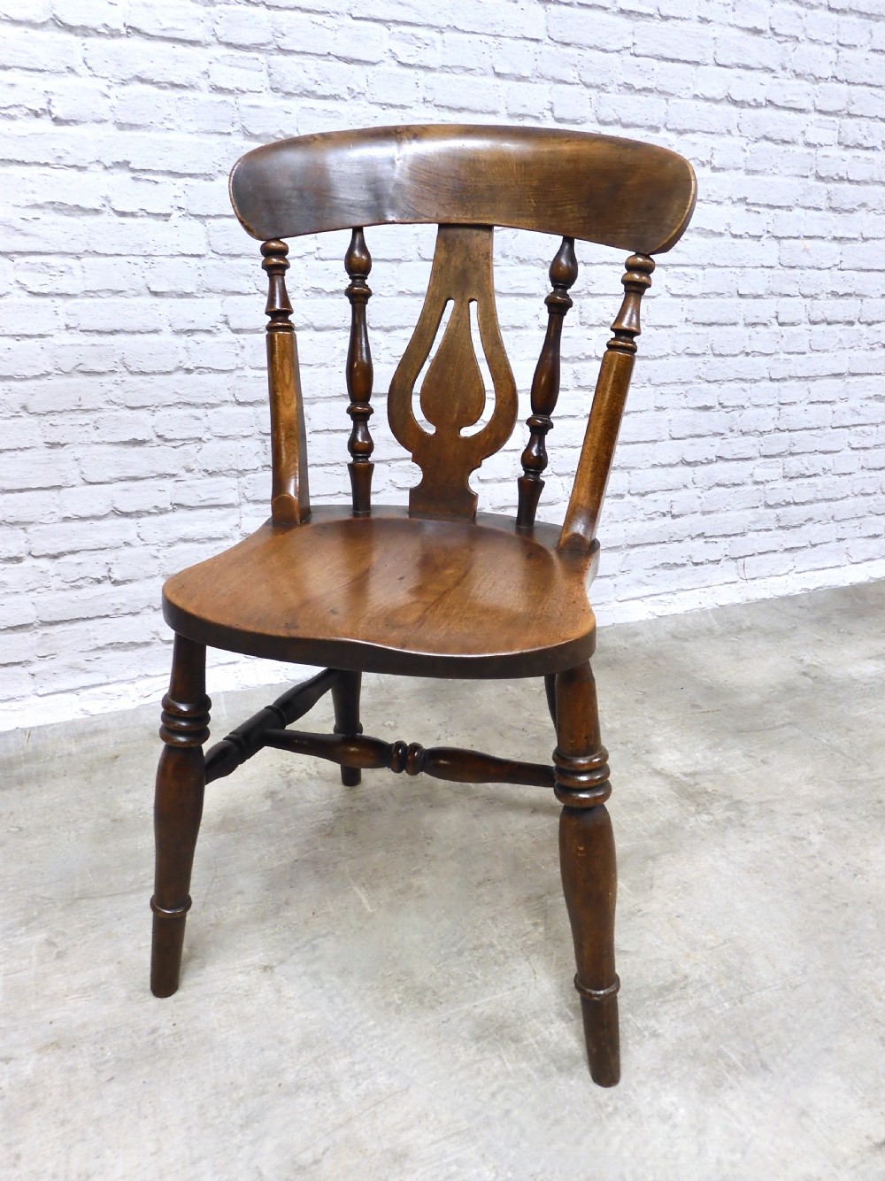 Set x4 Windsor Kitchen Chairs View V
