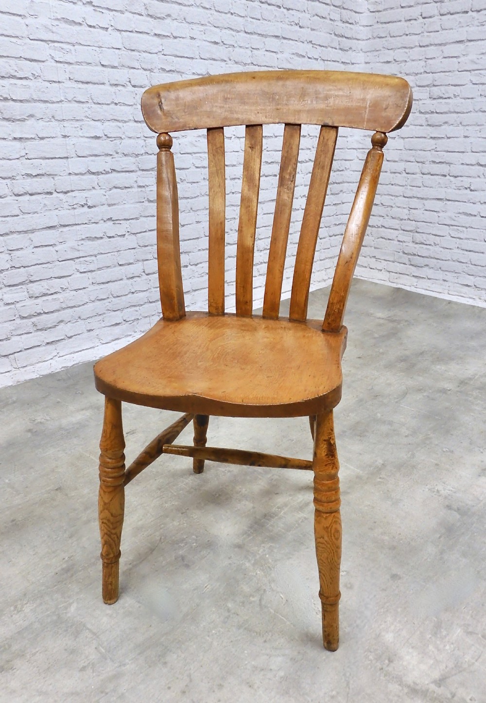Set 4 Windsor Kitchen Chairs View VI