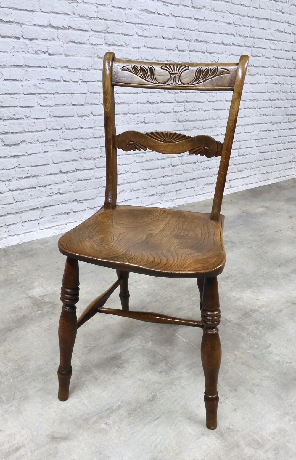 Set 4 Windsor Kitchen Chairs View VI