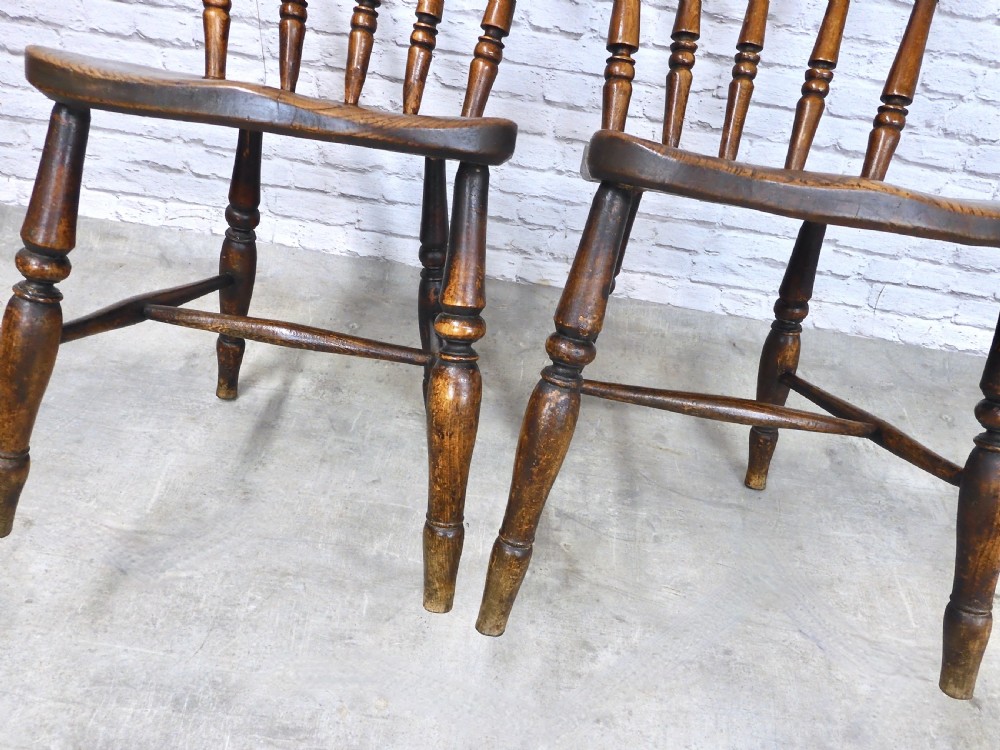 Set 4 Windsor Kitchen Chairs View V