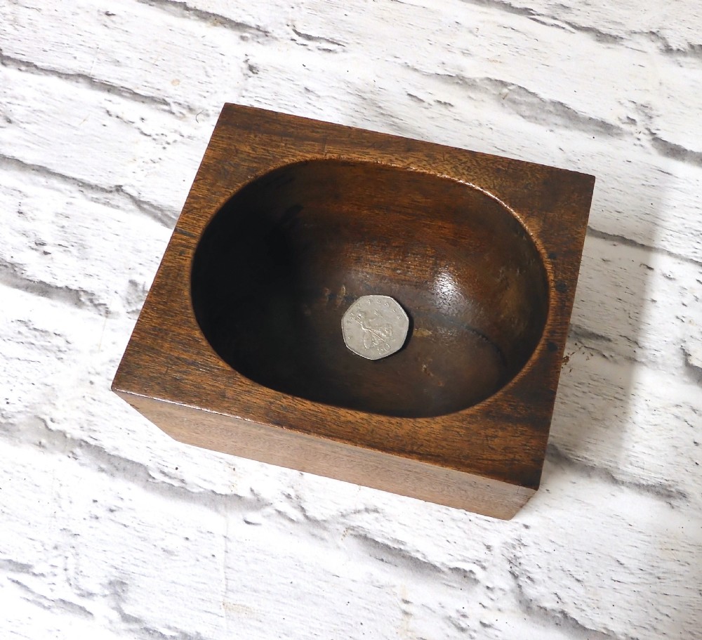 Coin Bowls View IV