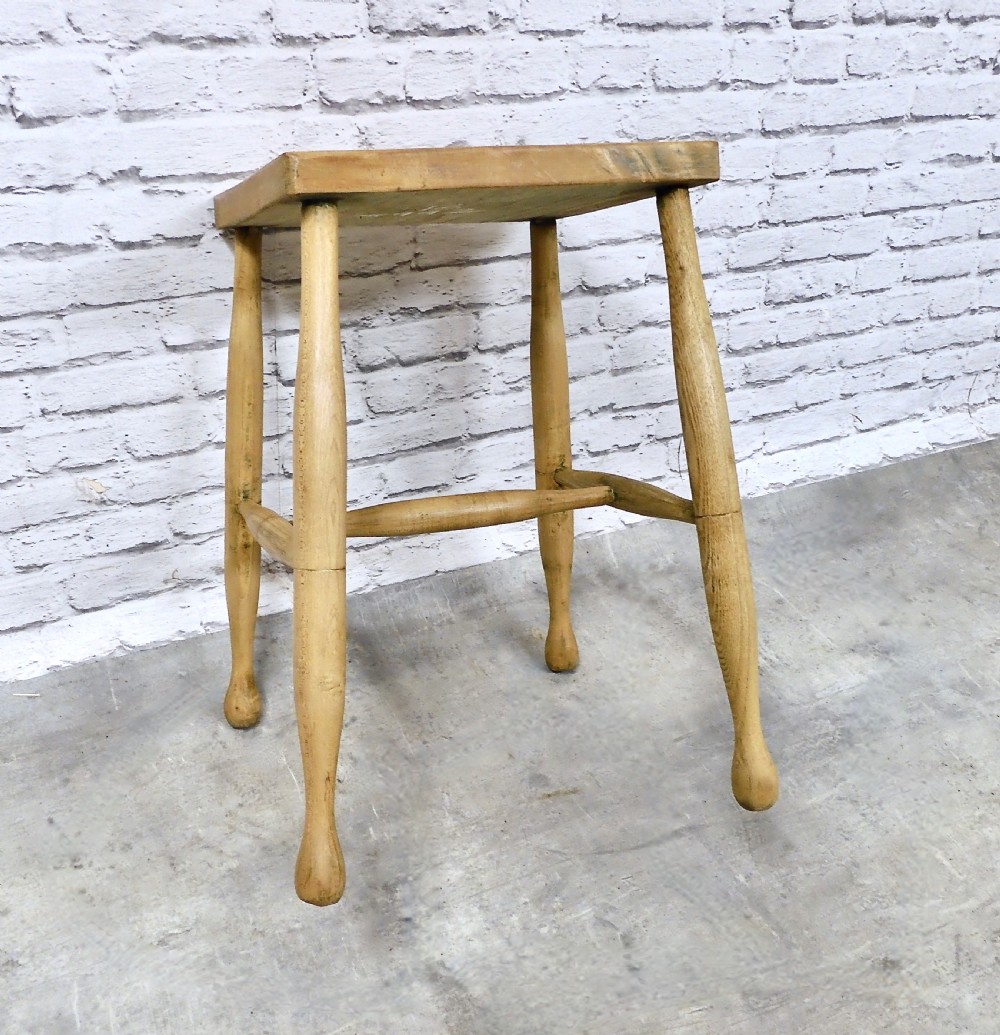 Sycamore Stool View III