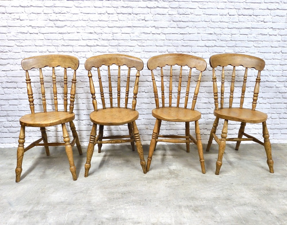 4x Windsor Kitchen Chairs View II