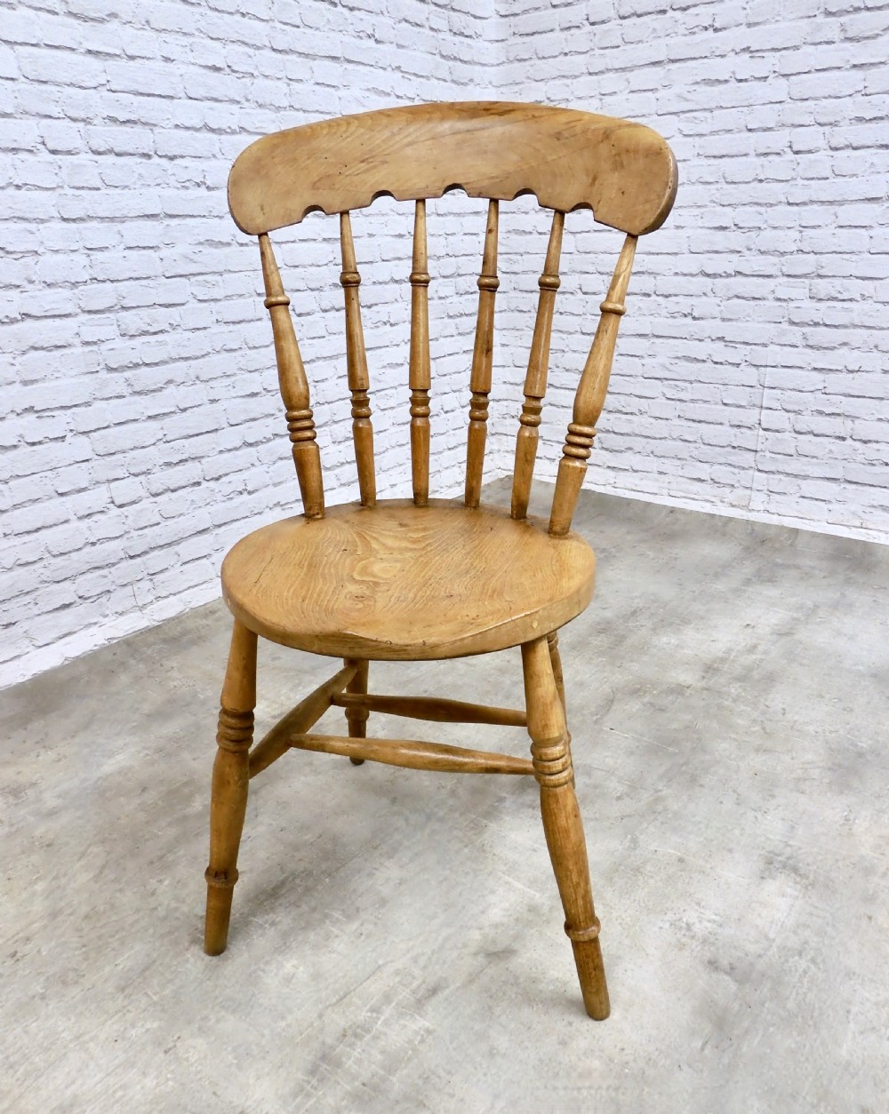 4x Windsor Kitchen Chairs View V