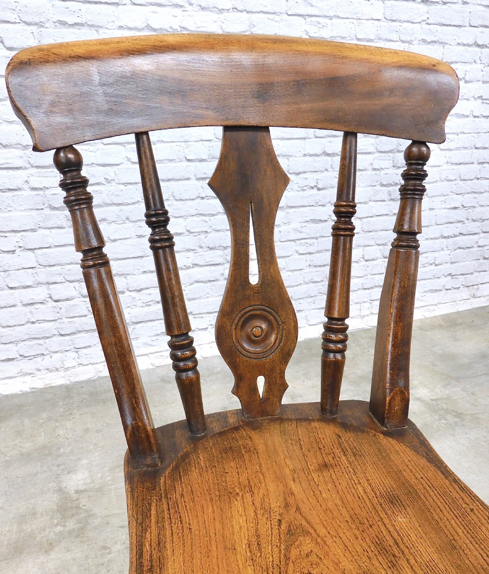 Set x4 Windsor Farmhouse Kitchen Chairs View V