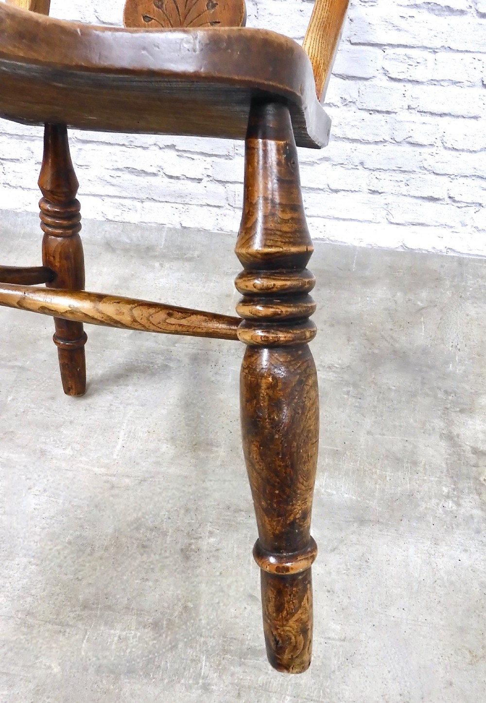 Set 4 Farmhouse Kitchen Chairs View VI