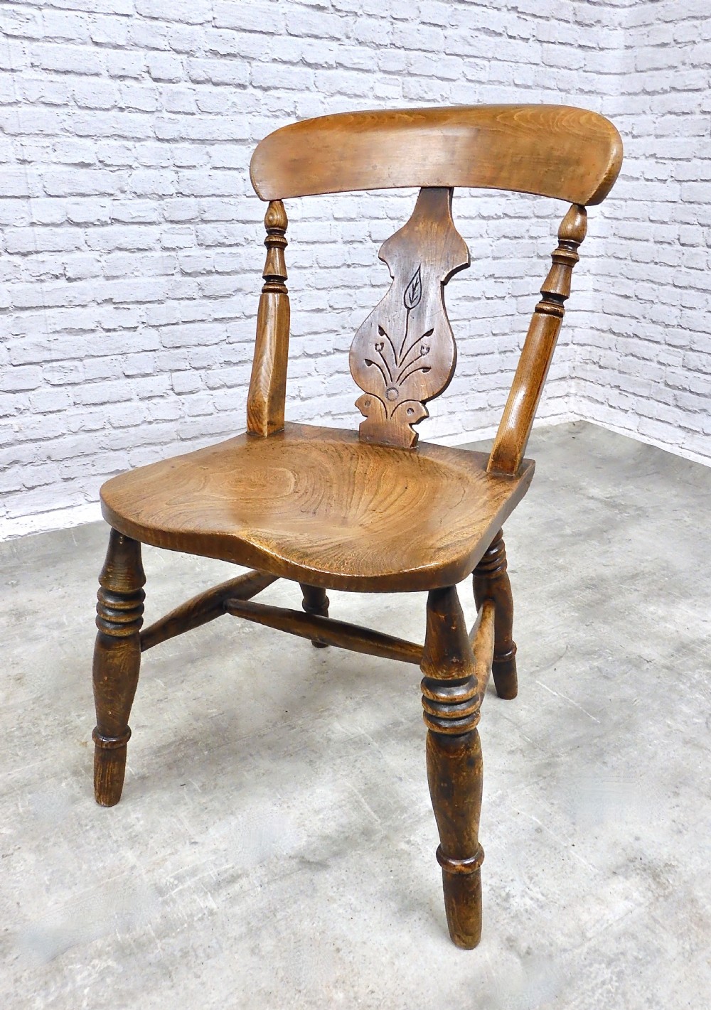 Set 4 Farmhouse Kitchen Chairs View VIII