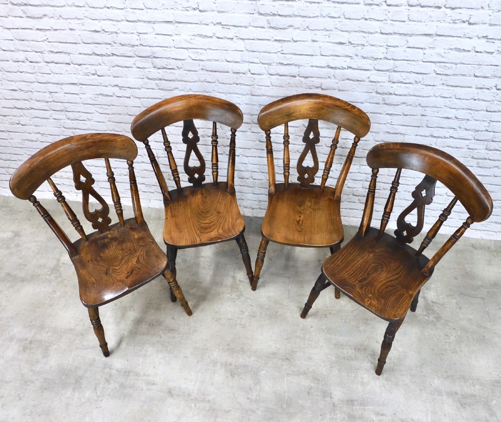 Set 4 Windsor Kitchen Chairs View V