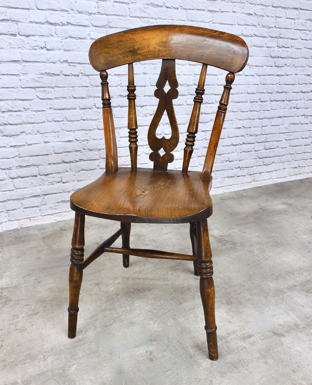 Set 4 Windsor Kitchen Chairs View VI