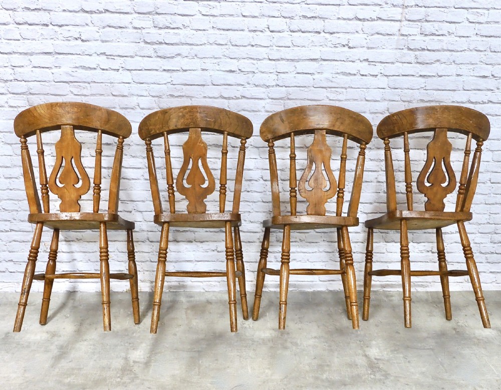 Set (4) Windsor Kitchen Chairs View V