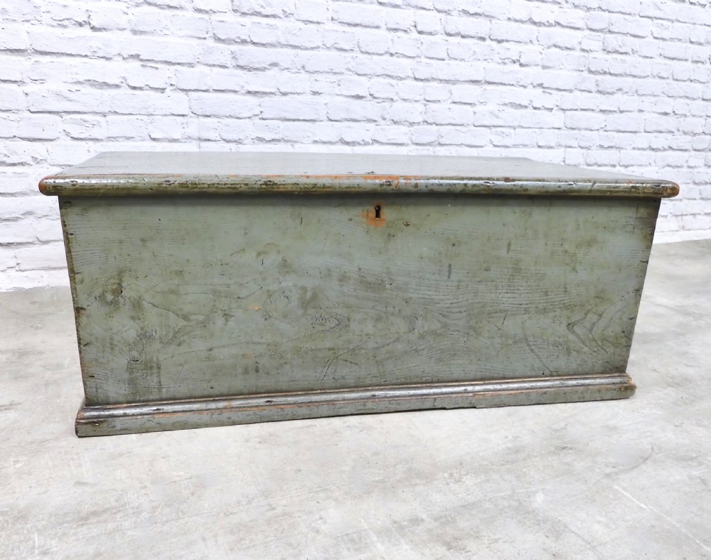Elm Blanket Chest View V