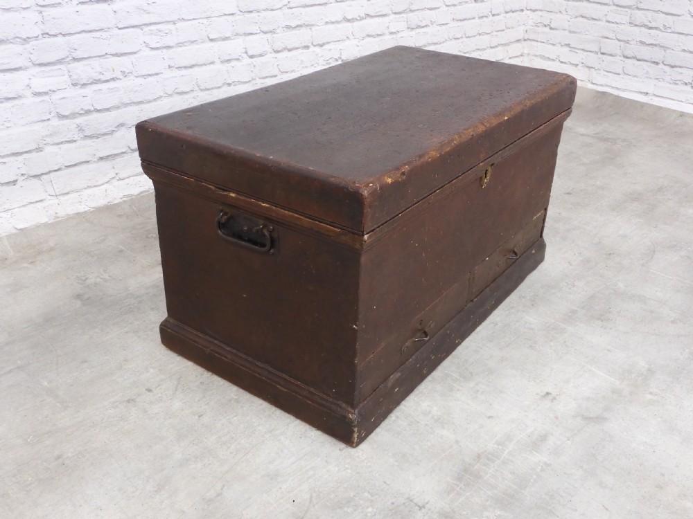 Pine Chest in Original Paint View VIII