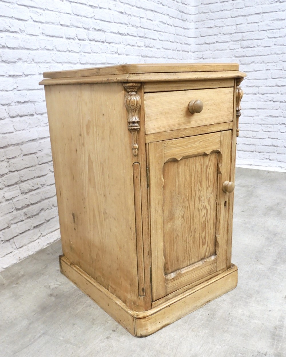 C19th Pine Cupboard
