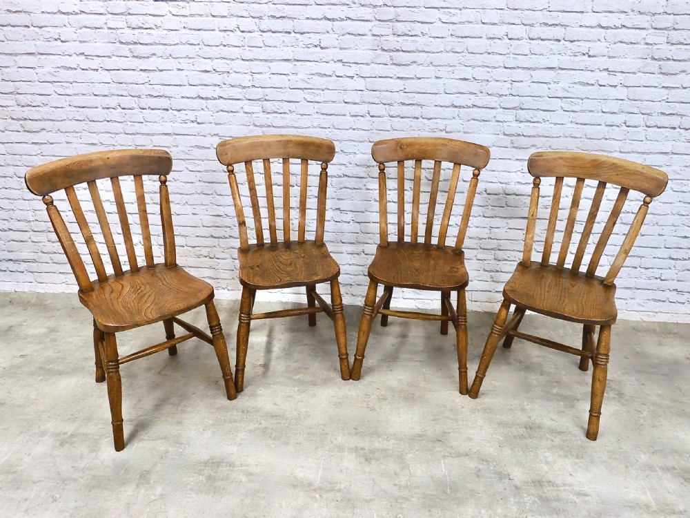 Windsor Lathback Kitchen Chair Set (4) View II