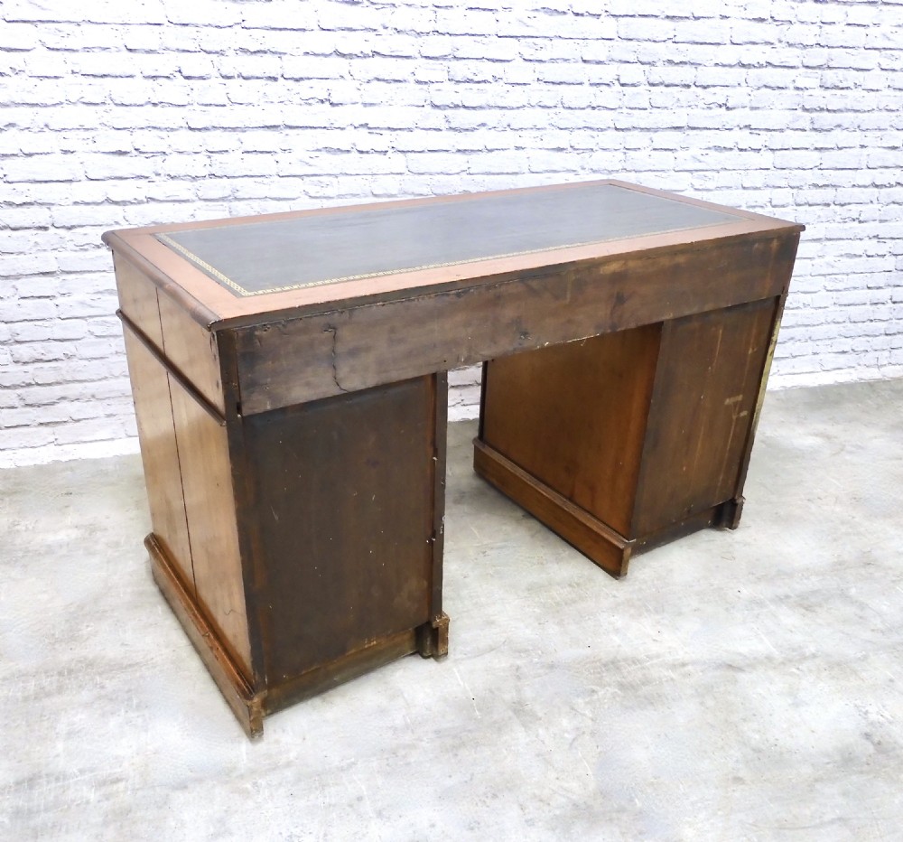 Pine Pedestal Desk in Original Paint View VII