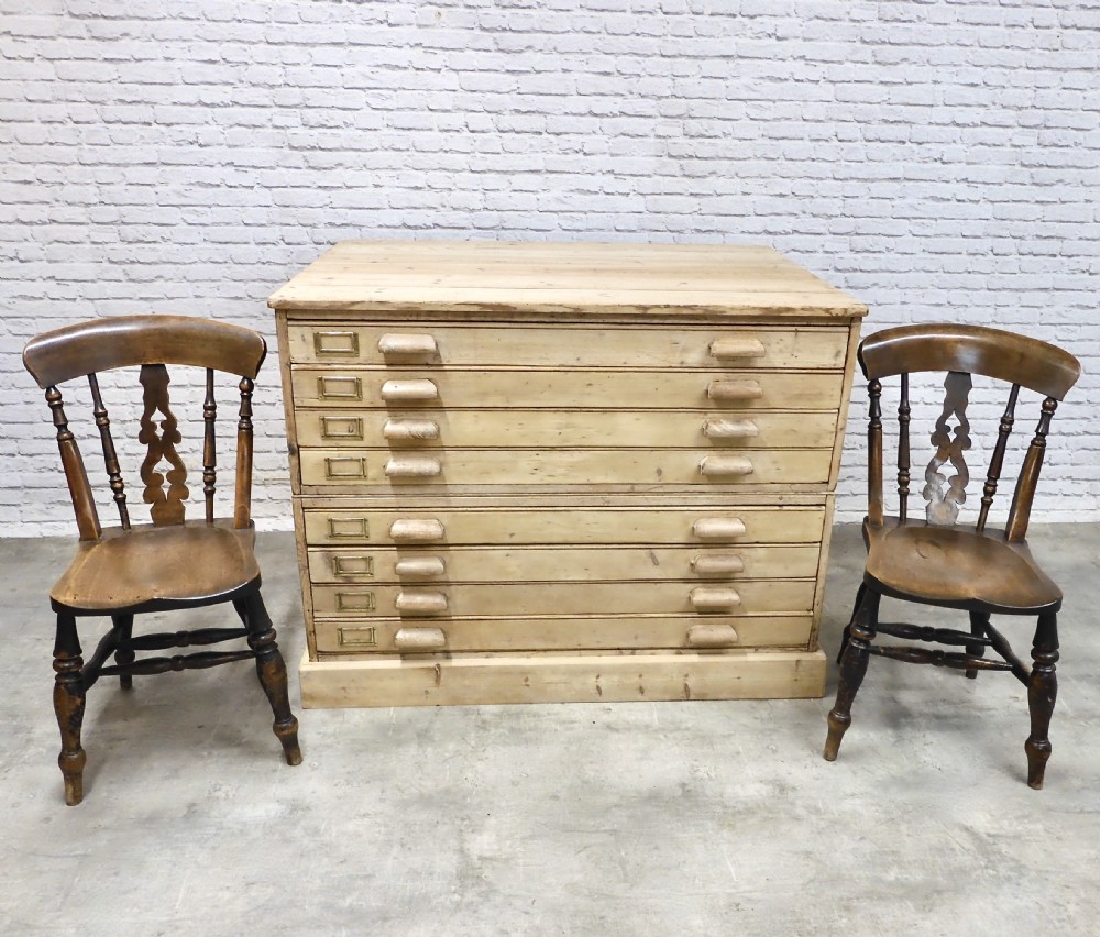 Large Plan Chest View III