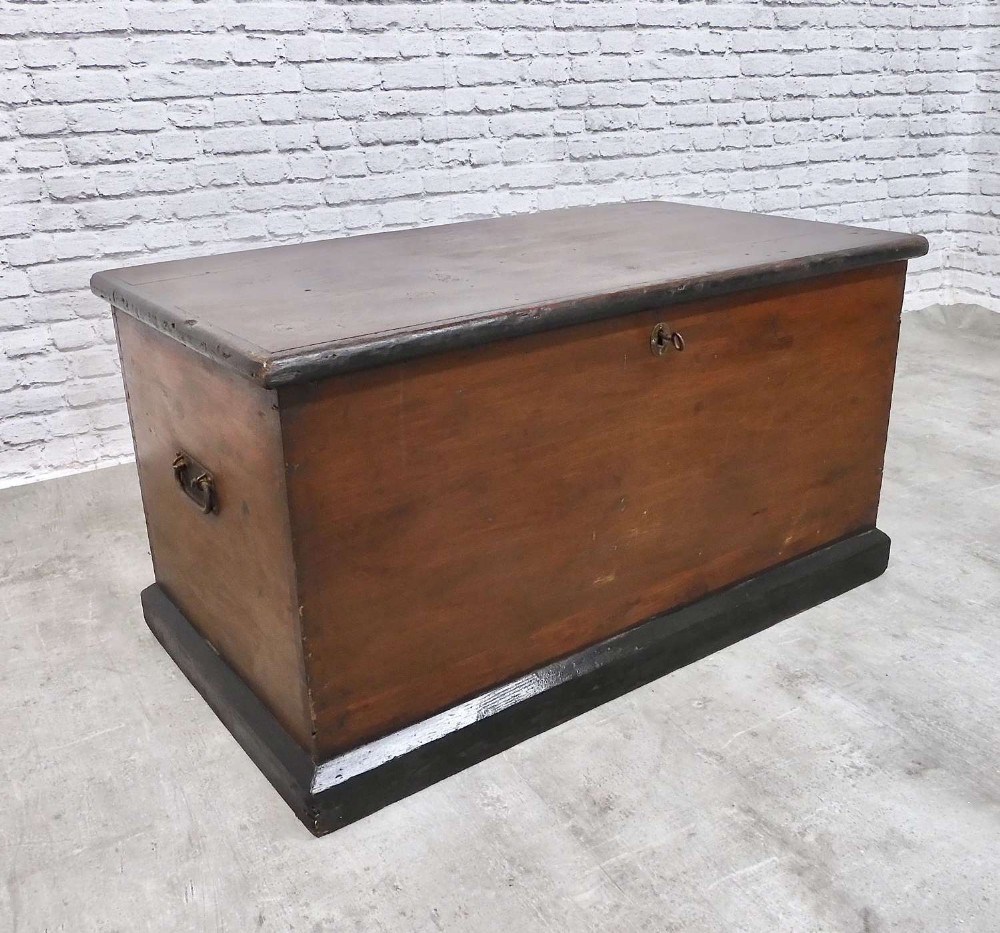 Large Pine Blanket Chest