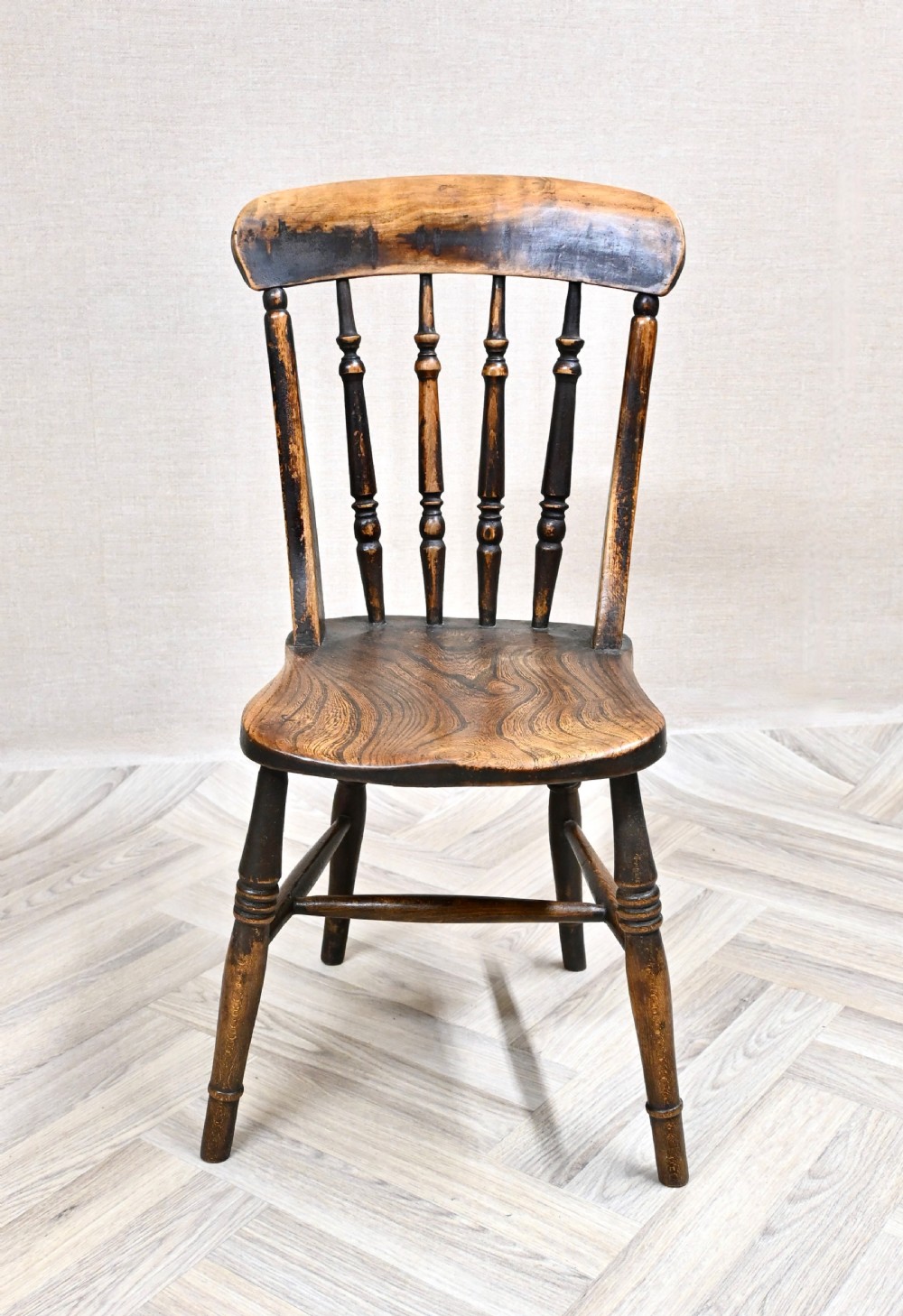 Set 4 Windsor Country Kitchen Chairs  View IV