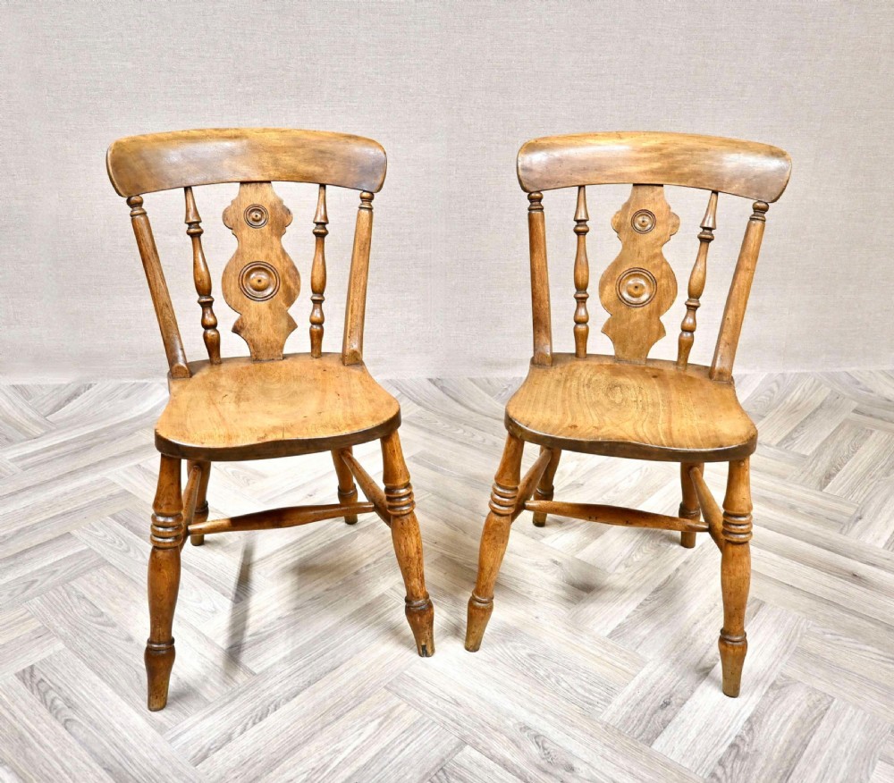 Pr Bullseye Windsor Country Kitchen Chairs