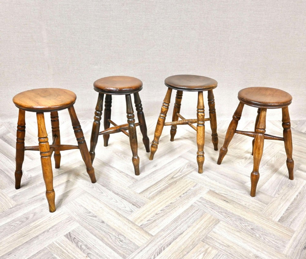 4x Windsor Stools View VI