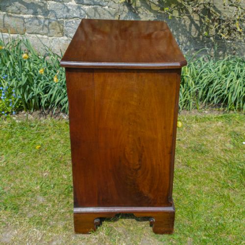 GEORGIAN SMALL BACHELORS MAHOGANY CHEST OF DRAWERS C1790 GEORGE III - ADDITIONAL PHOTO 6