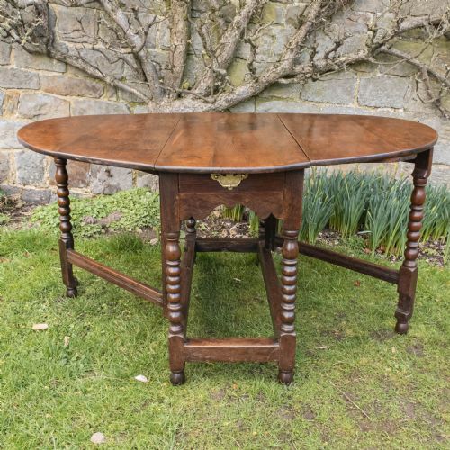 c17th later small oak oval gateleg country dining table - CATEGORY: ANTIQUE TABLES - DATED 17TH CENTURY