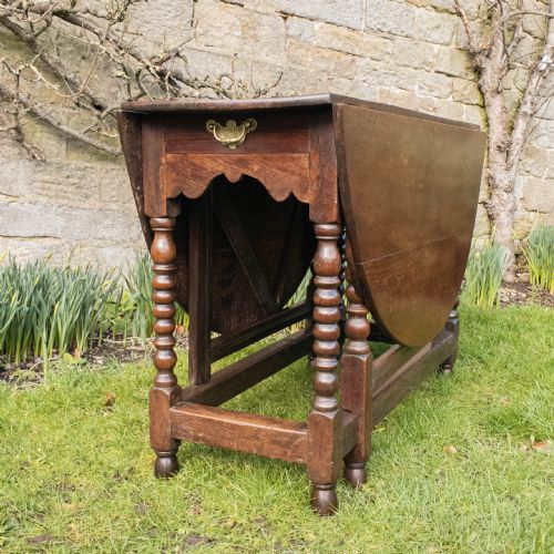 C17TH LATER SMALL OAK OVAL GATELEG COUNTRY DINING TABLE - ADDITIONAL PHOTO 2