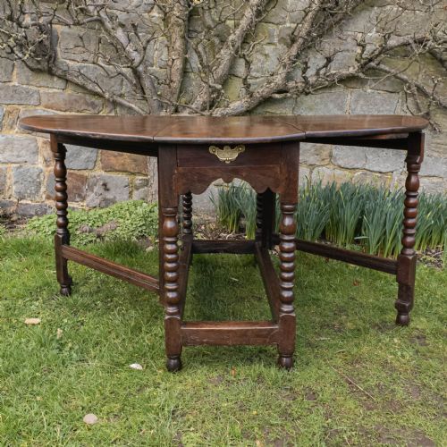 C17TH LATER SMALL OAK OVAL GATELEG COUNTRY DINING TABLE - ADDITIONAL PHOTO 5