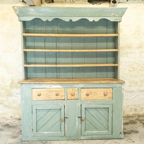 C19TH RUSTIC PAINTED IRISH PINE DRESSER COUNTRY FARMHOUSE - ADDITIONAL PHOTO 1