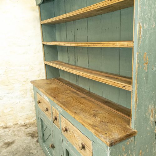 C19TH RUSTIC PAINTED IRISH PINE DRESSER COUNTRY FARMHOUSE - ADDITIONAL PHOTO 2