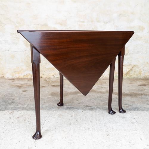 george ii pad foot mahogany triangular corner dropleaf tea table - CATEGORY: ANTIQUE TABLES - DATED 18TH CENTURY