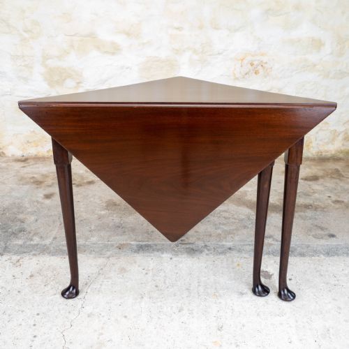 GEORGE II PAD FOOT MAHOGANY TRIANGULAR CORNER DROPLEAF TEA TABLE - ADDITIONAL PHOTO 7
