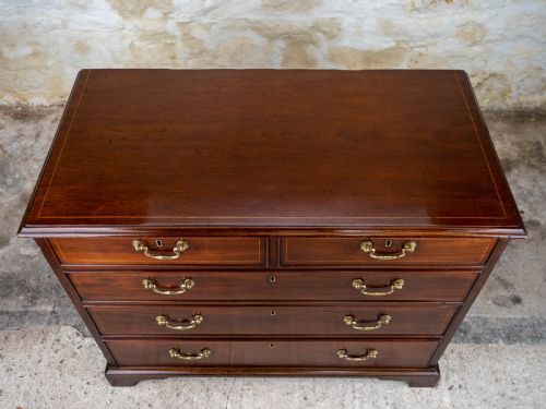 GEORGIAN MAHOGANY INLAID STRAIGHT FRONT 4 HEIGHT CHEST OF DRAWERS - ADDITIONAL PHOTO 6