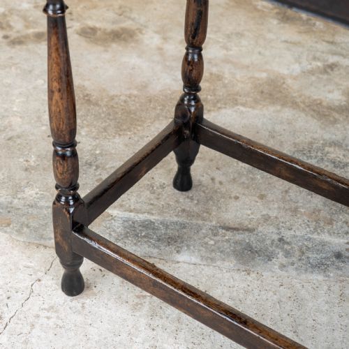 EARLY C18TH OAK OCCASIONAL SIDE TABLE GEORGE I - ADDITIONAL PHOTO 2