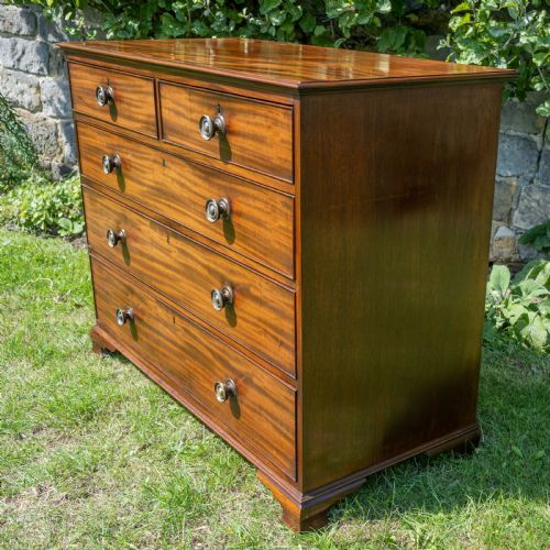 GEORGIAN MAHOGANY CHEST OF DRAWERS WITH OGEE FEET C1800 - ADDITIONAL PHOTO 7