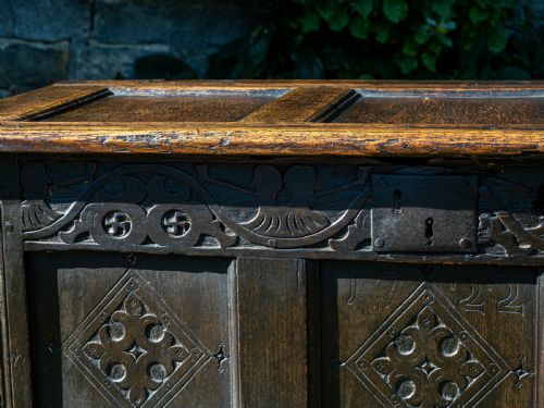 YORKSHIRE SMALL CARVED OAK PANELLED COFFER DATED 1722 - ADDITIONAL PHOTO 6
