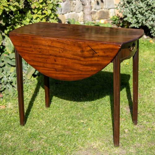 fig 2. Georgian Mahogany Round Drop Leaf Table C1770 (George III)