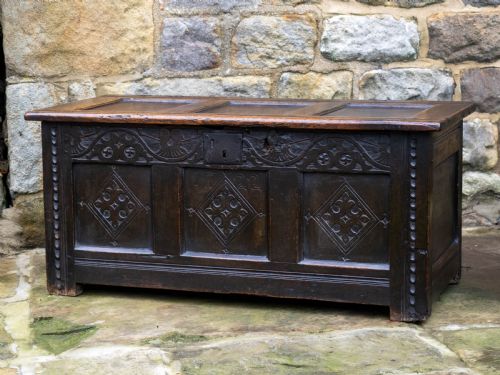 GEORGE I OAK SMALL PANELLED CARVED YORKSHIRE COFFER C1722 CHEST OR KIST - ADDITIONAL PHOTO 1