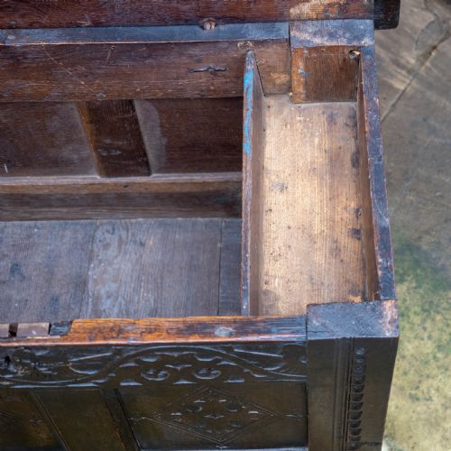 GEORGE I OAK SMALL PANELLED CARVED YORKSHIRE COFFER C1722 CHEST OR KIST - ADDITIONAL PHOTO 12